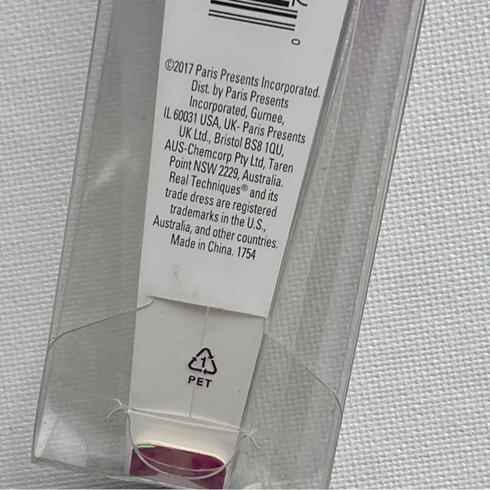 Real Techniques by Sam & Nic Limited Edition  Makeup Beauty Blush  Brush NWT